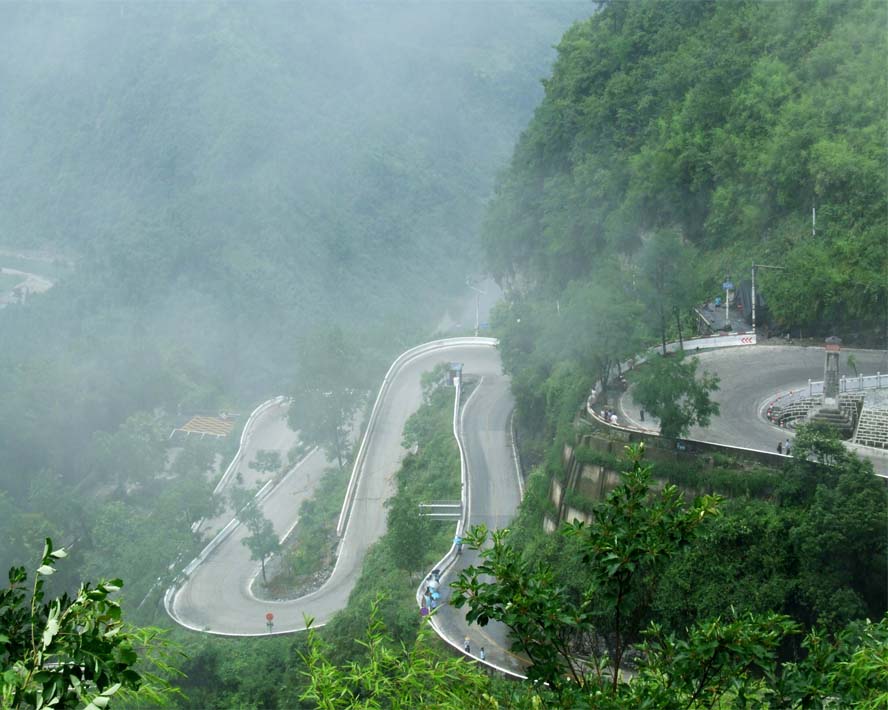 盘山公路.jpg