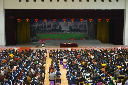 湘西州民族中学初中部溶江中学办学纪实